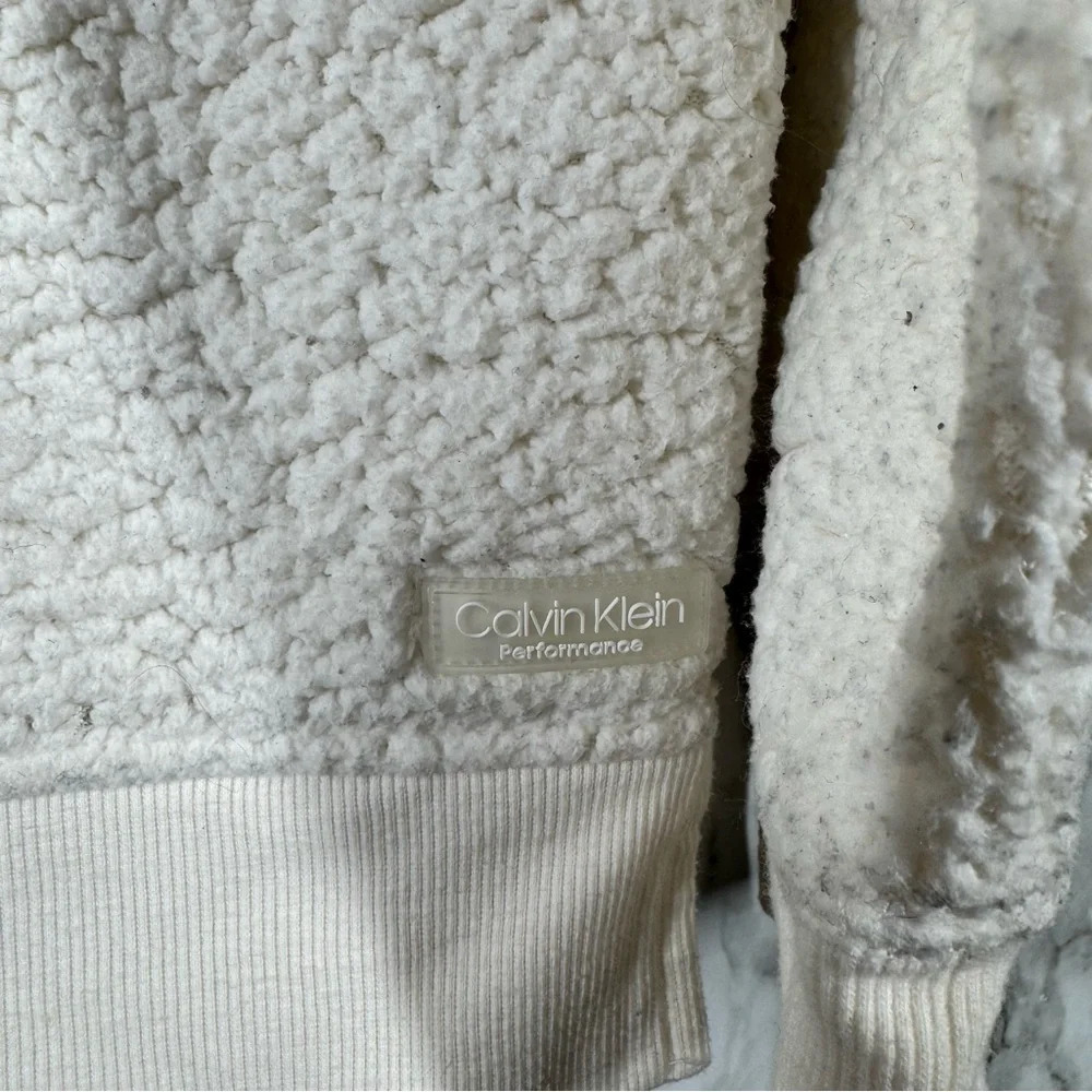 COPY - Calvin Klein Fluffy White Fleece Pull Over Sweat Shirt Long Sleeve Sz S - Picture 4 of 4